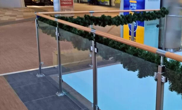 BALUSTRADY I ARCHITEKTURA WNĘTRZ